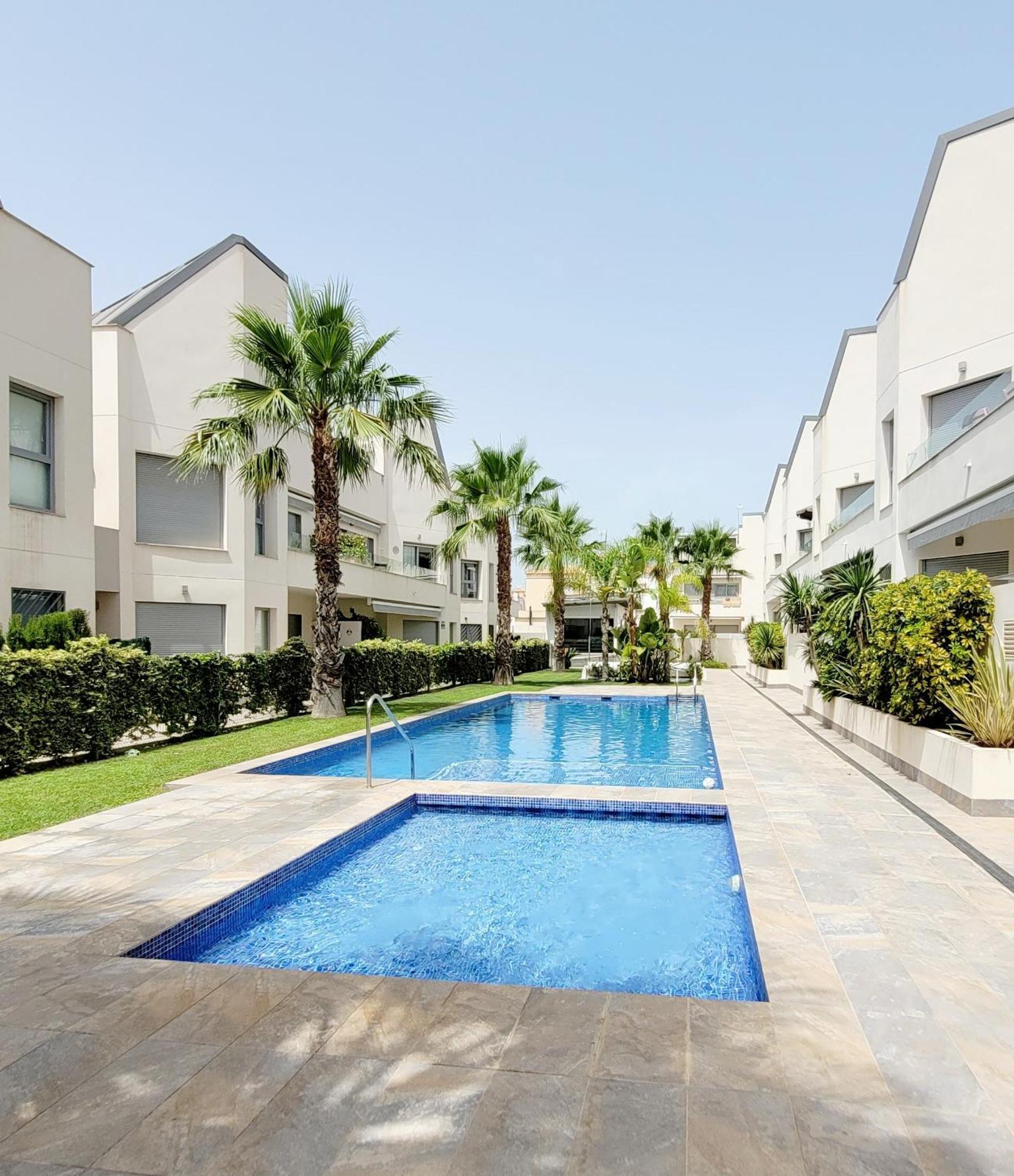 Pmt01 - Modern, Luxury With Heated Pool Apartment Torrevieja Exterior photo